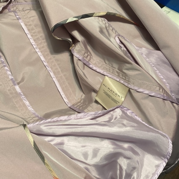 Burberry lavender raincoat like new - Picture 6 of 7